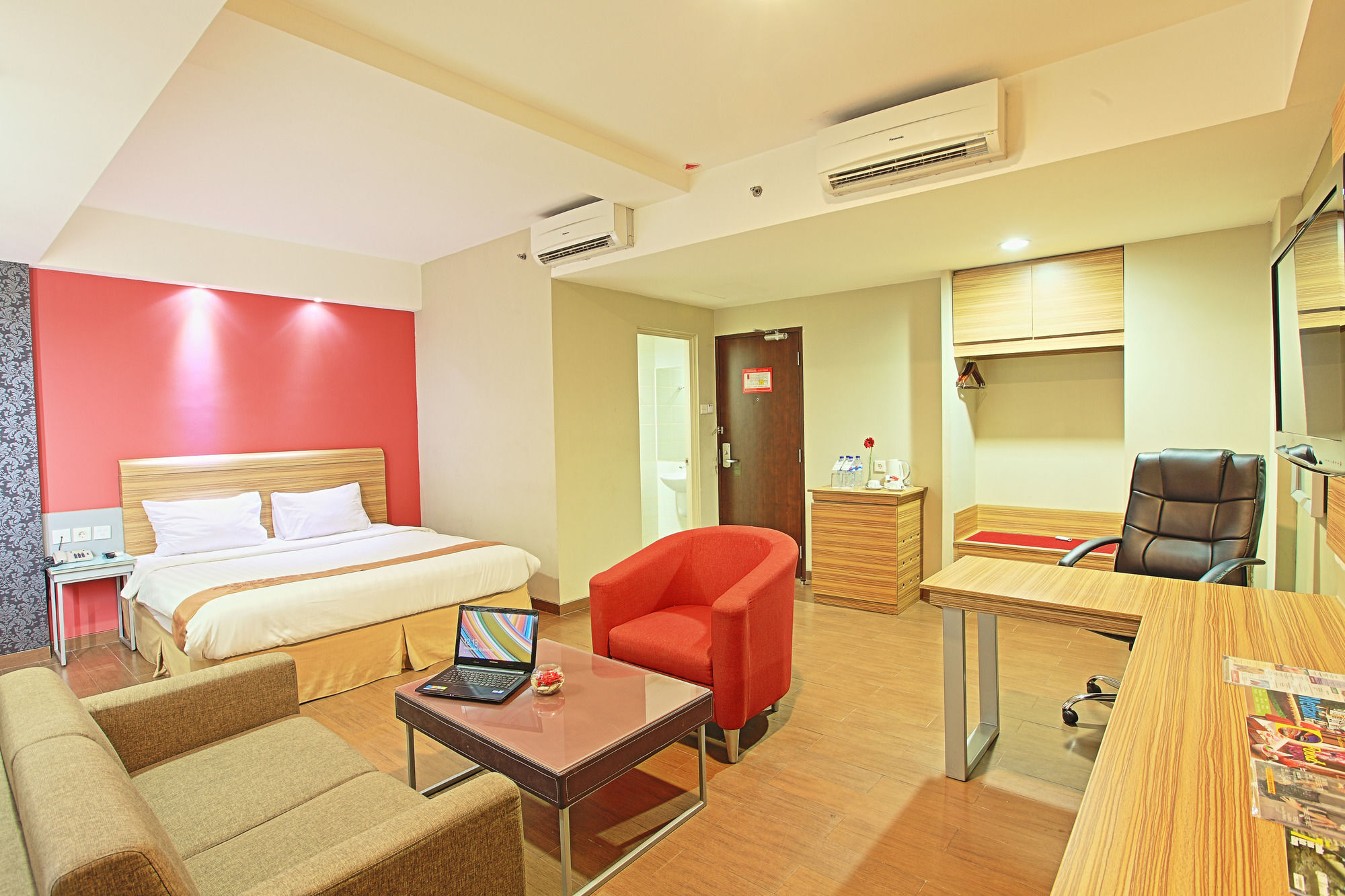 Metland Hotel Bekasi Exterior foto